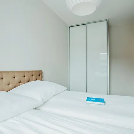 Holidays Chmielna Apartment *