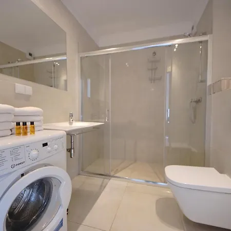 Holidays Chmielna Apartment