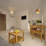 Holidays Chmielna Apartment